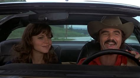 Smokey and the Bandit, en komedi roadtrip med actionfyllda biljakter och ikoniska Ford Trans Am!